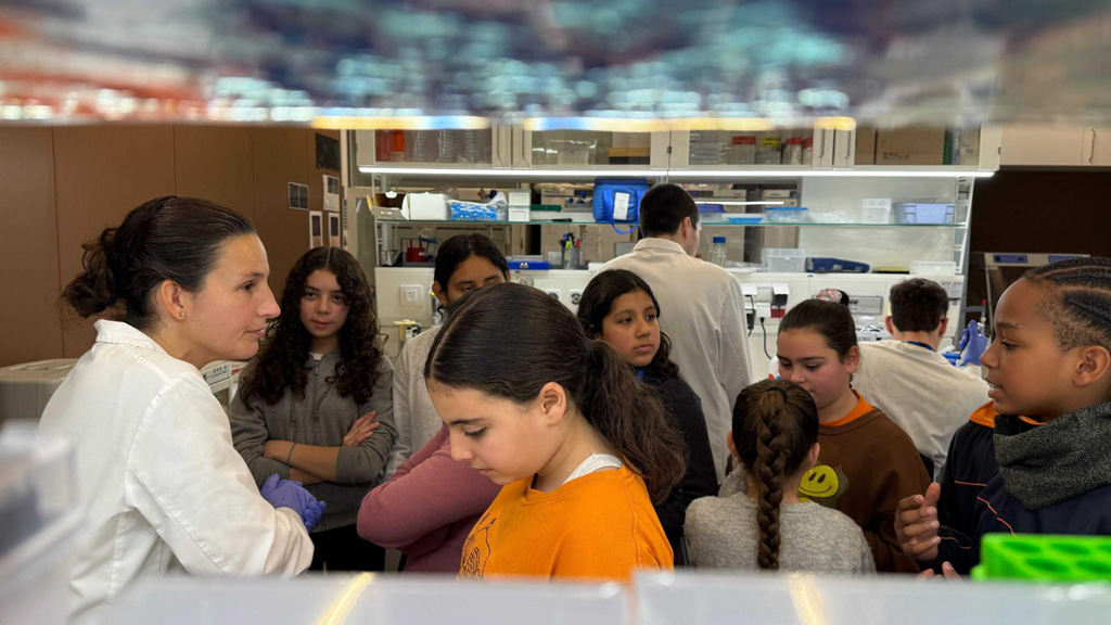 03-female-researchers